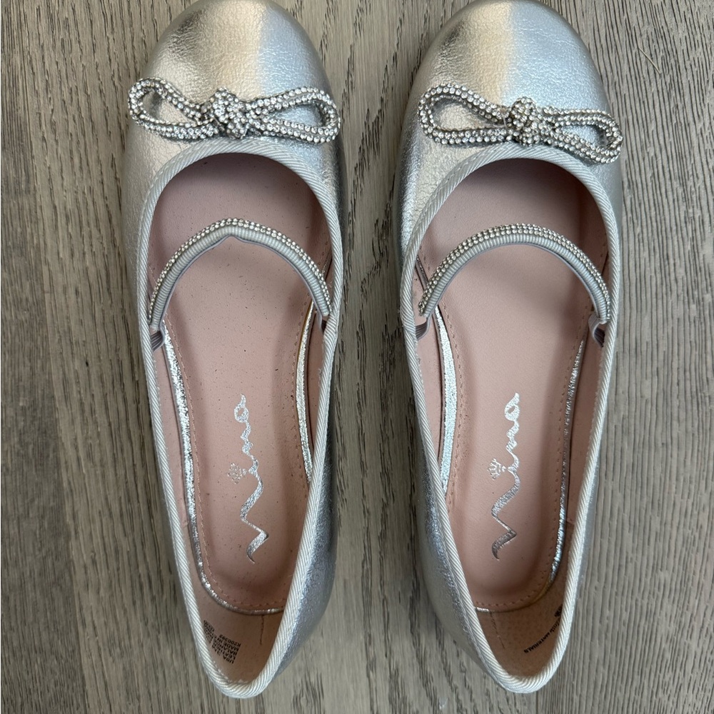 Nina silver flats with bow